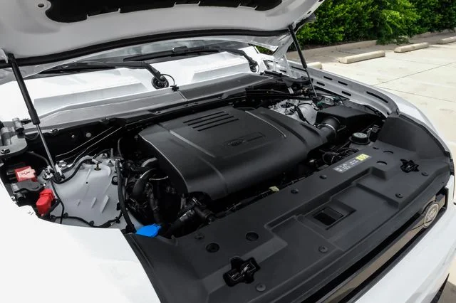 New 2026 Fuji White Land Rover S image 63