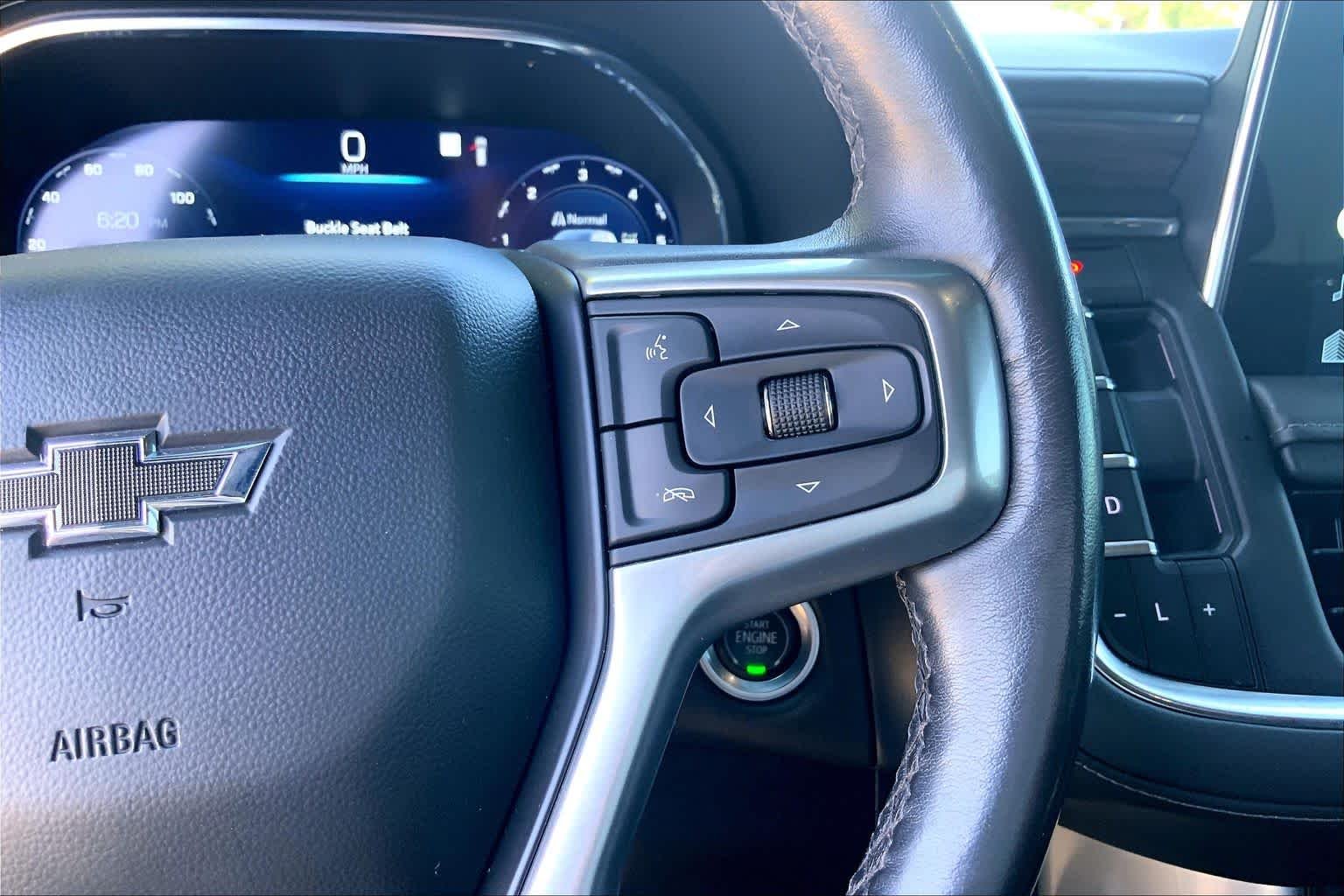 Used 2022 Iridescent Pearl Tricoat Chevrolet Z71 image 25