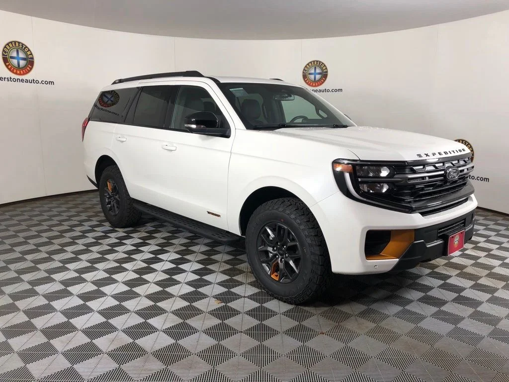 New 2026 Star White Metallic Tri-Coat Ford Tremor® image 15