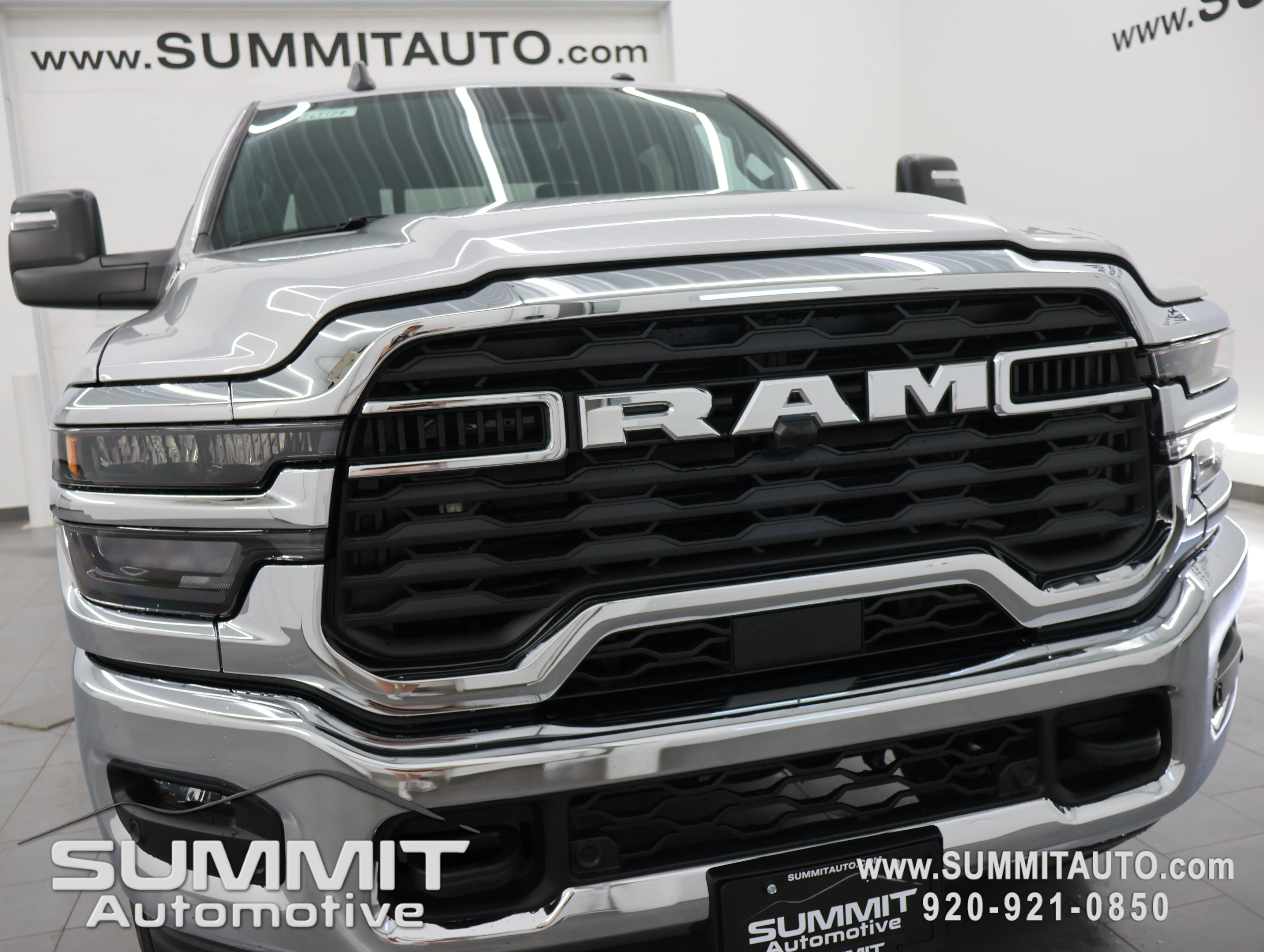 New 2026 Silver-Zynith Exterior Paint RAM Tradesman image 21