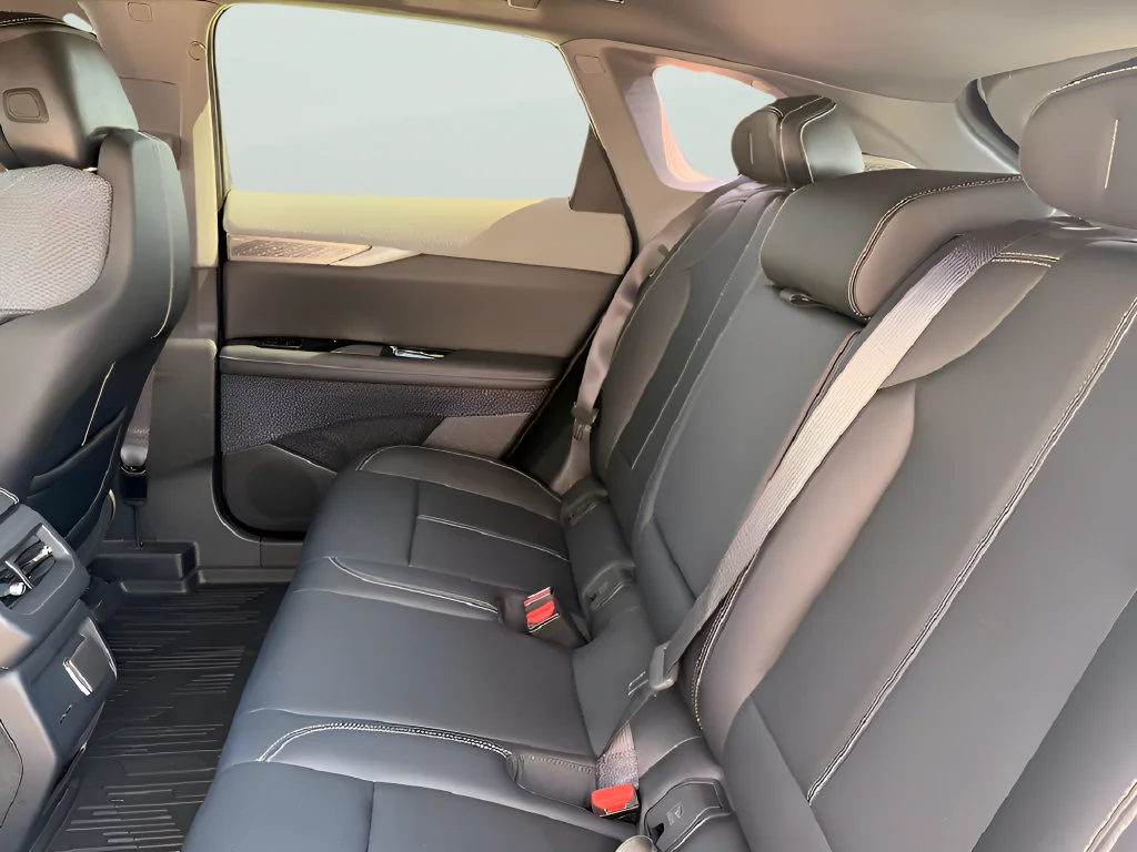 2027 Cadillac OPTIQ Sport - Photo 23