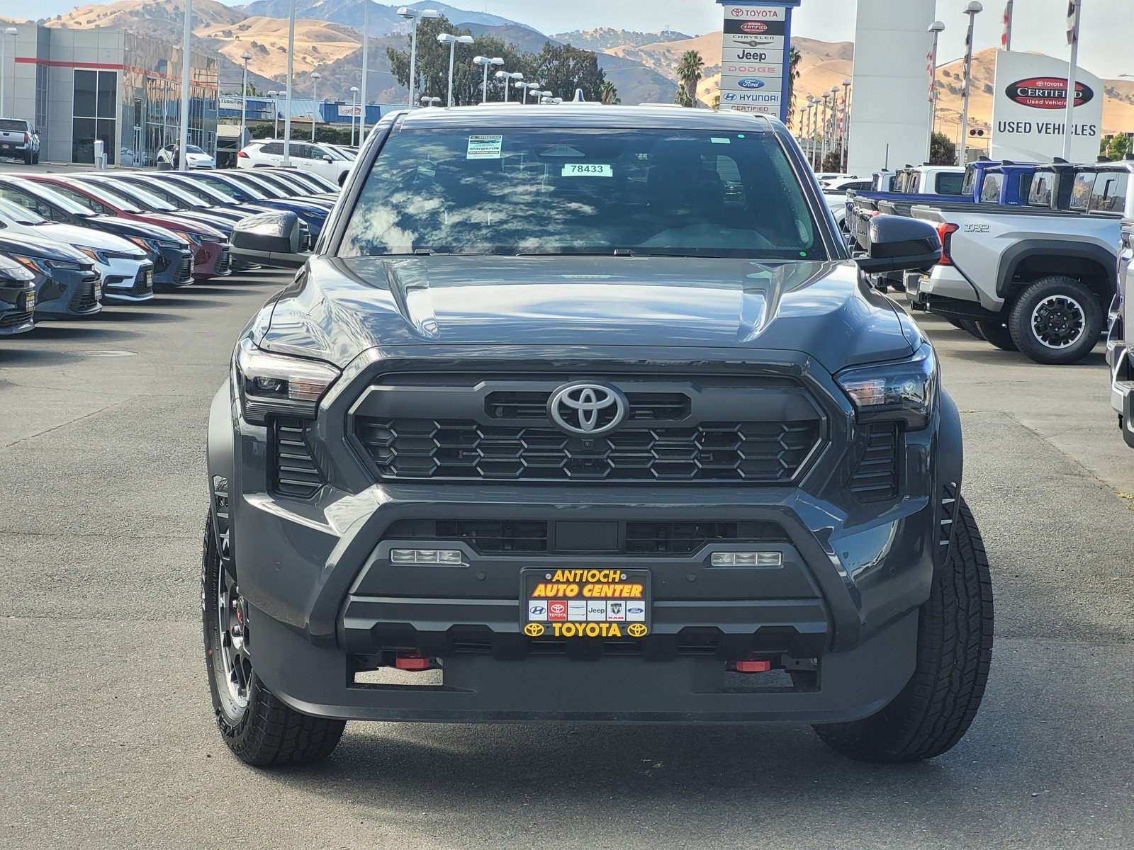 2025 Toyota Tacoma TRD Off-Road 4x4 Double Cab photo 2