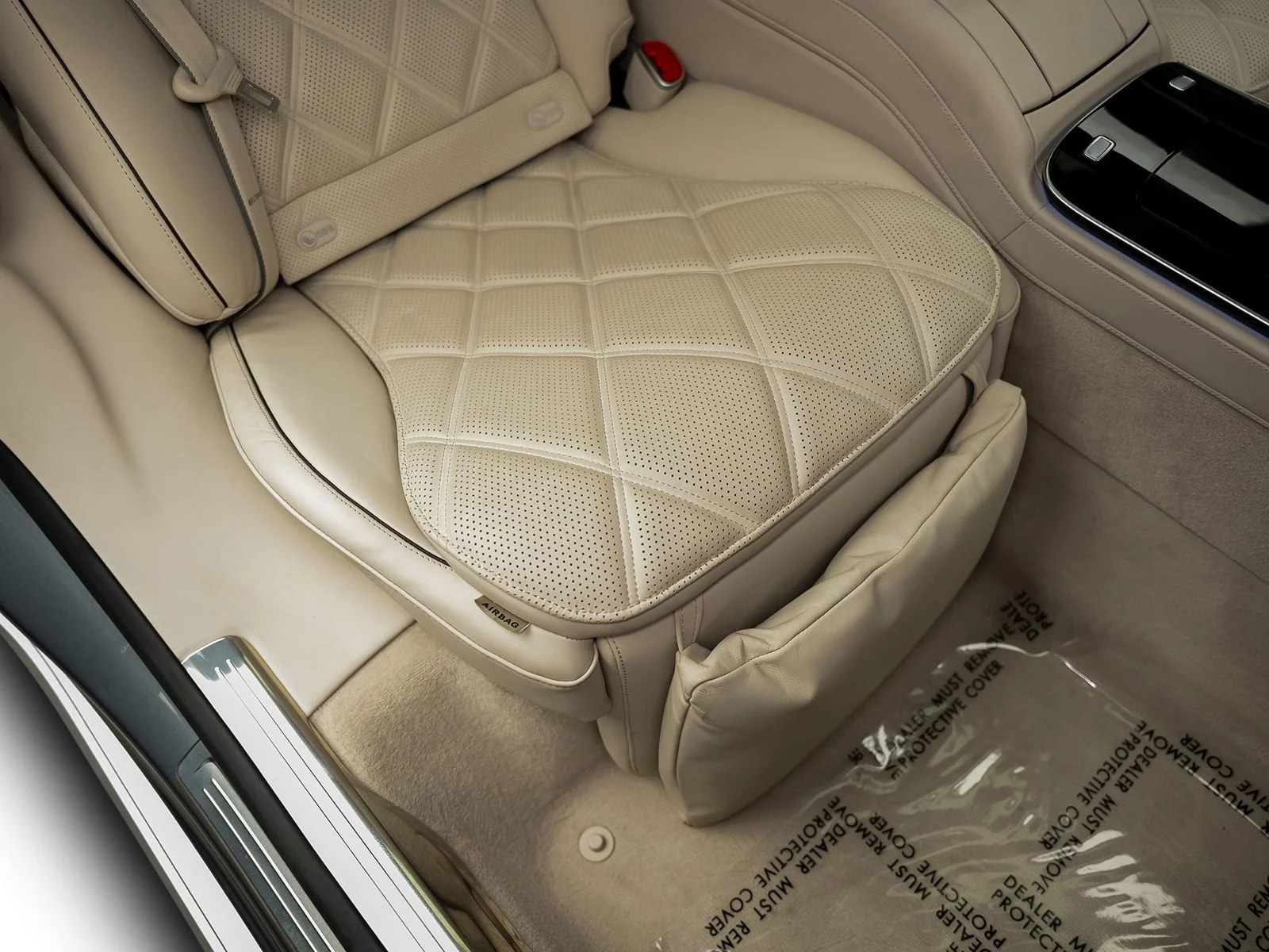 Used 2024 Silver Mercedes-Benz Maybach S 580 image 40