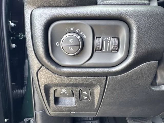 New 2027 Serrano-Green Metallic Exterior Paint RAM Laramie image 46