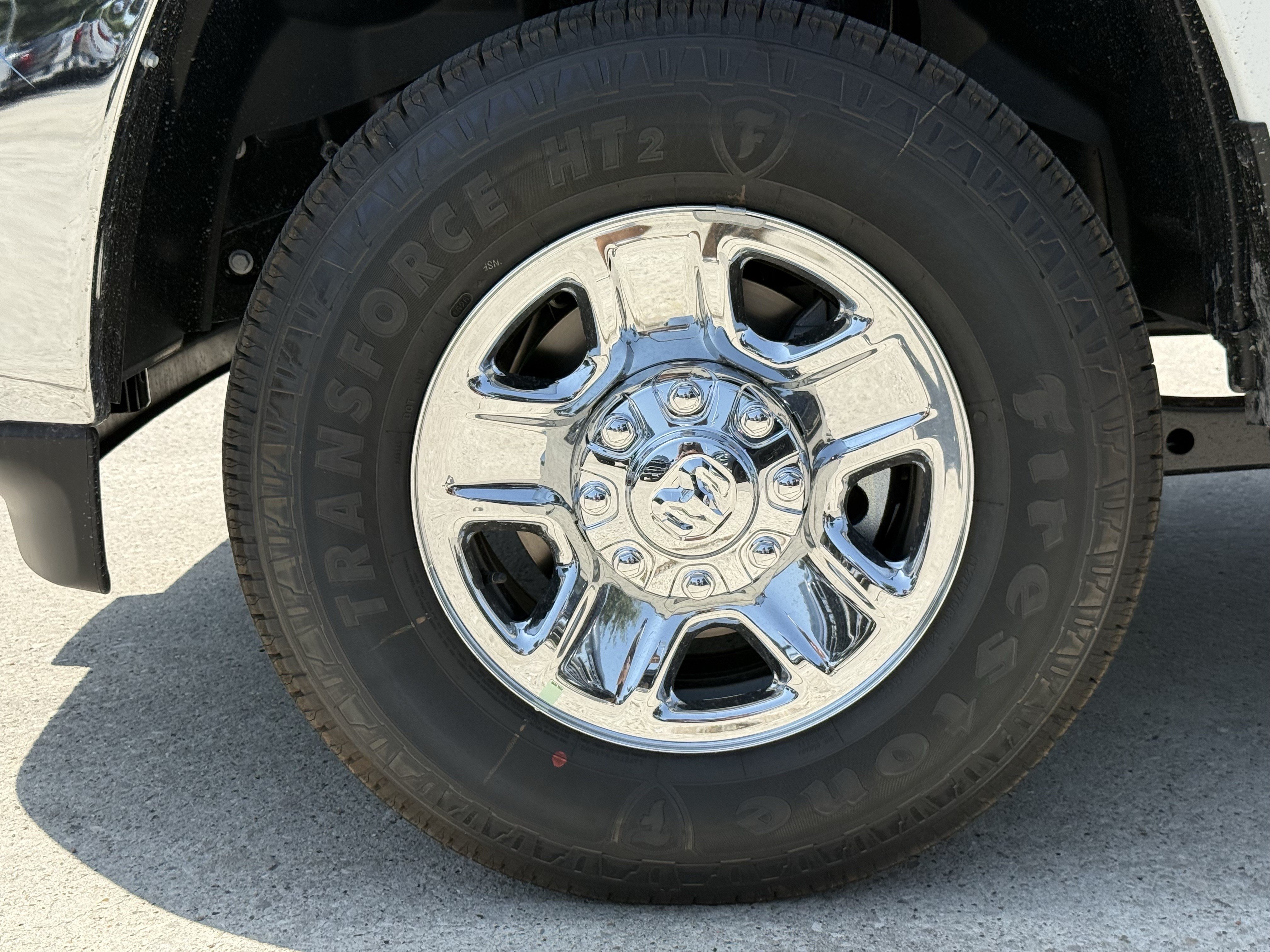 New 2026 Bright White Clear-Coat Exterior Paint RAM Tradesman image 8