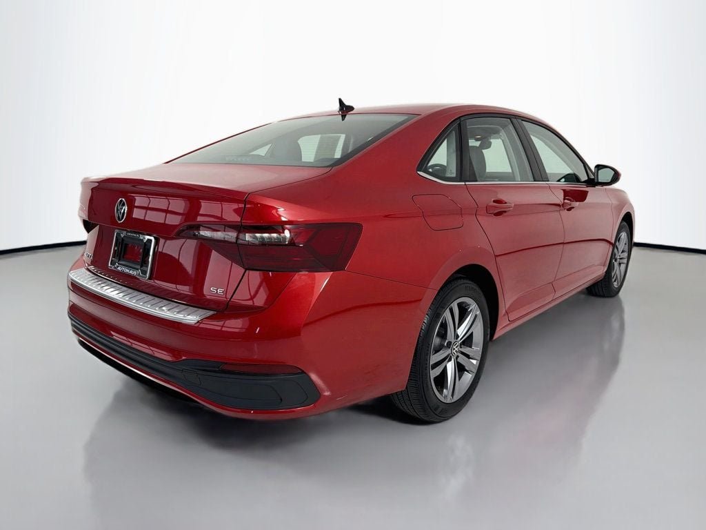 Used 2023 Kings Red Metallic Volkswagen SE Automatic image 7