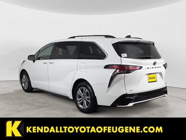 Used 2022 White Toyota XLE image 7