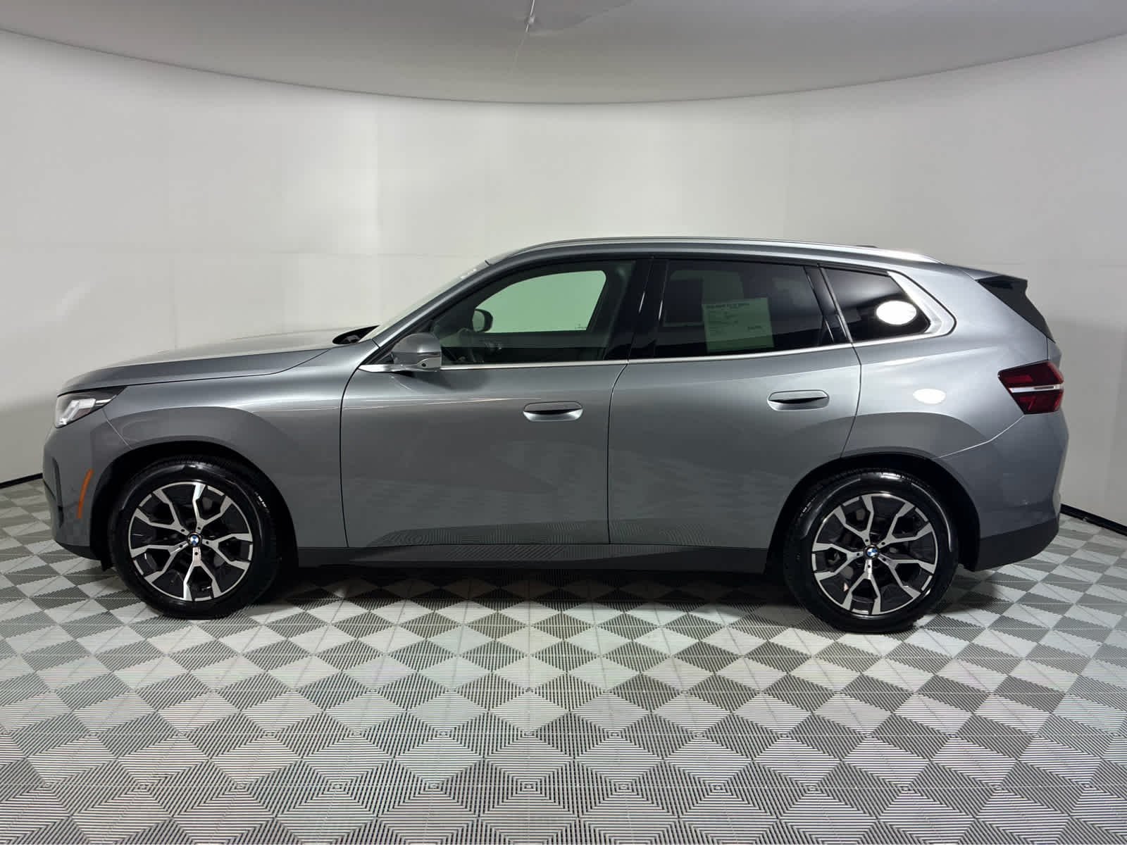 Used 2026 Skyscraper Grey Metallic BMW 30 xDrive image 2