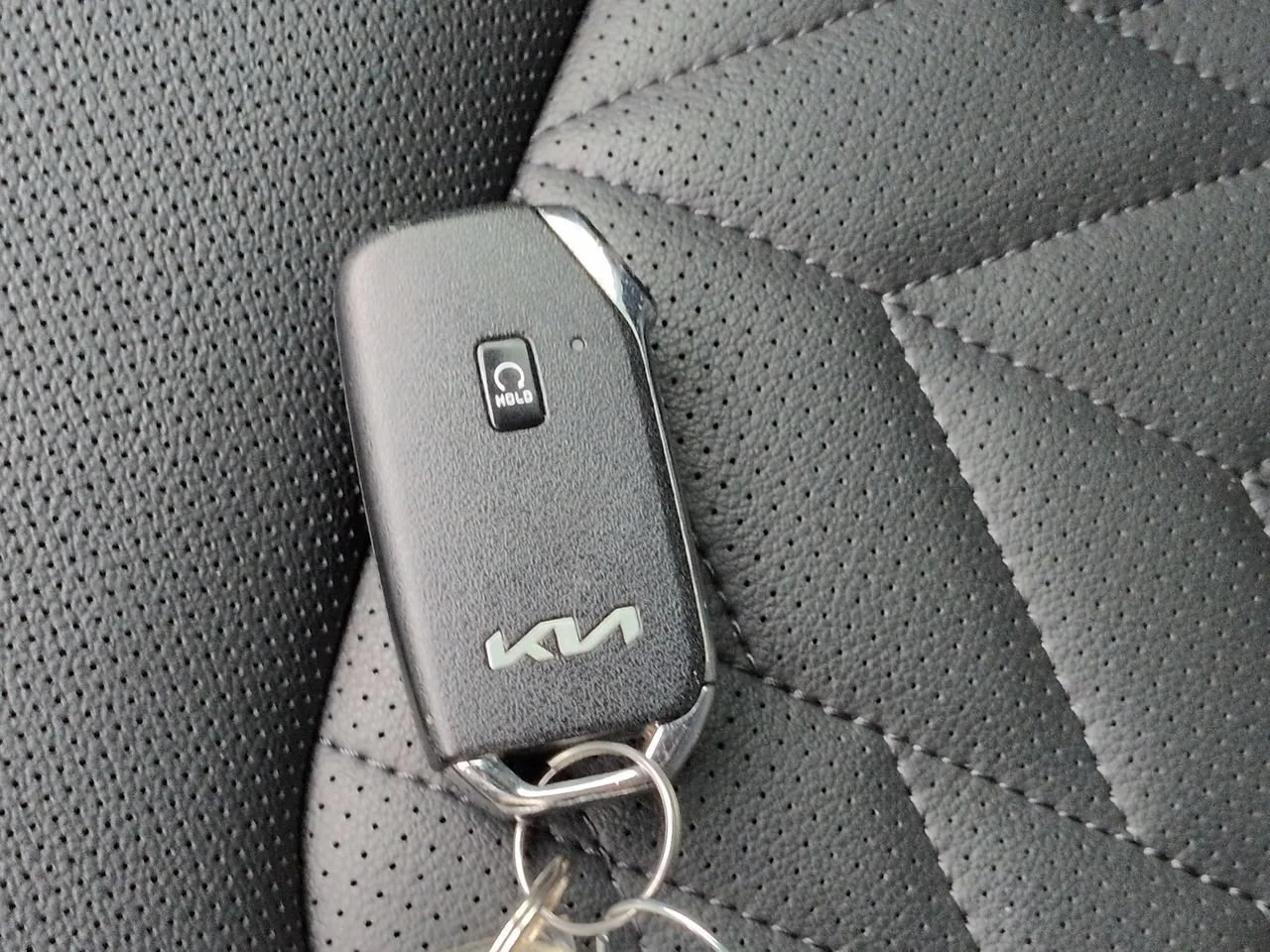 Used 2024 White Pearl Kia X-Line image 29