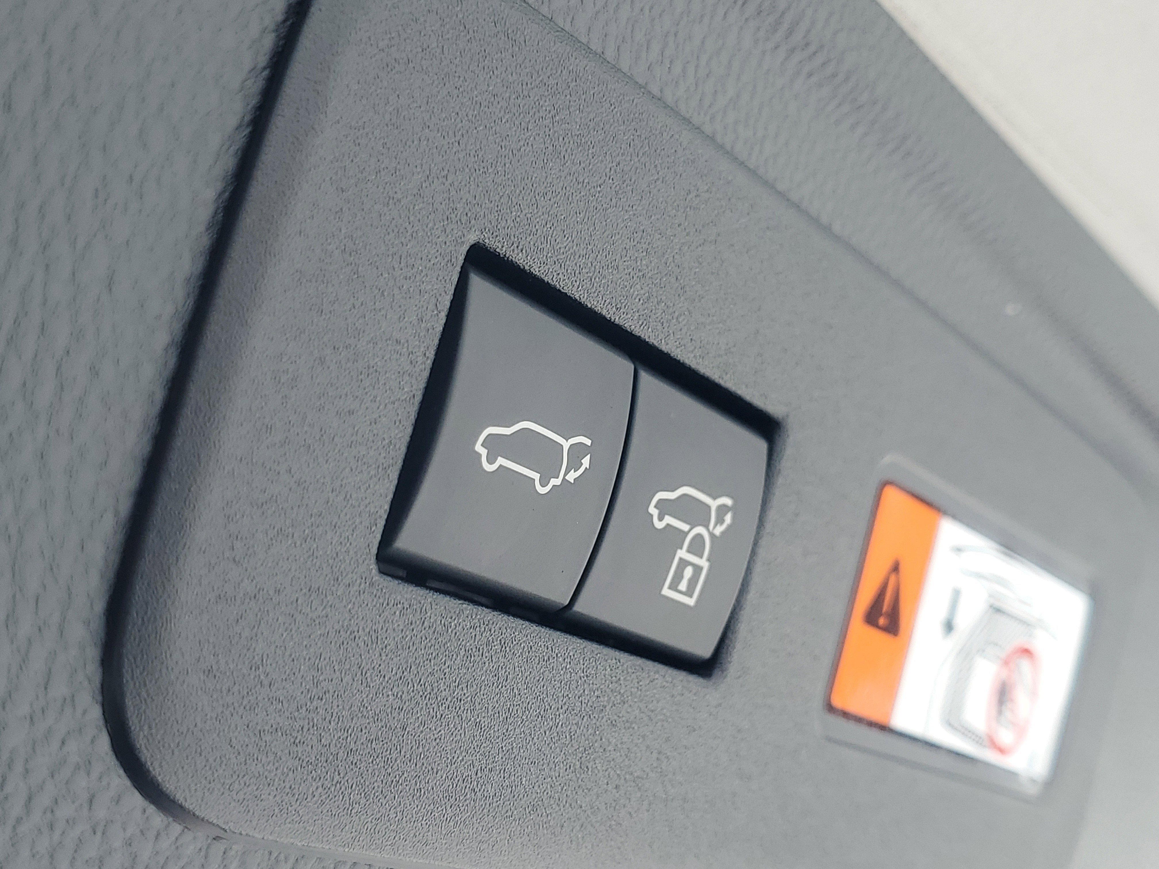 Used 2025 Silver Lexus GX 550 Overtrail+ image 9