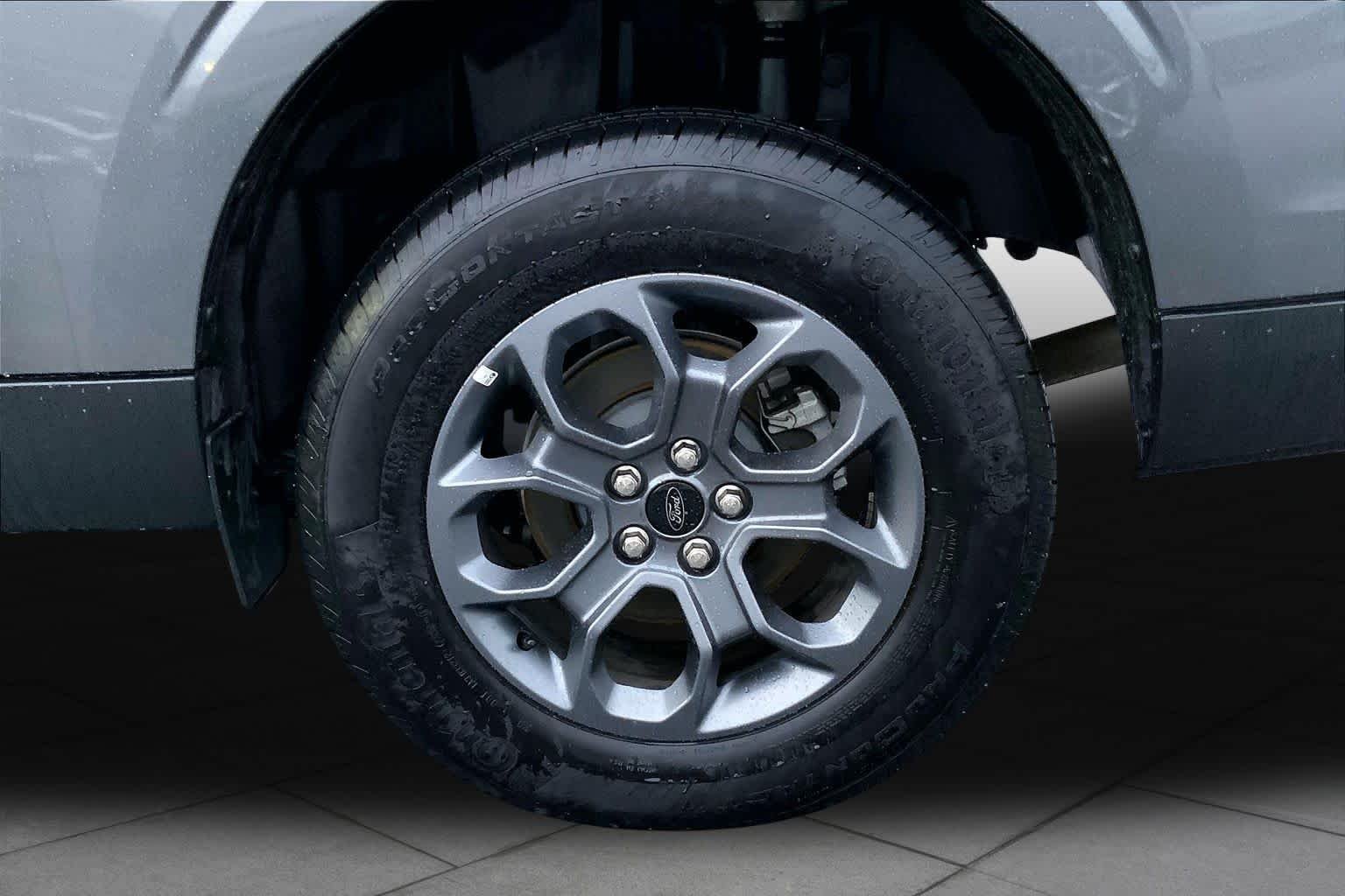 Used 2025 Carbonized Gray Metallic Ford XLT image 11