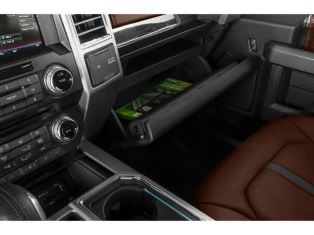 Used 2015  Ford  image 17
