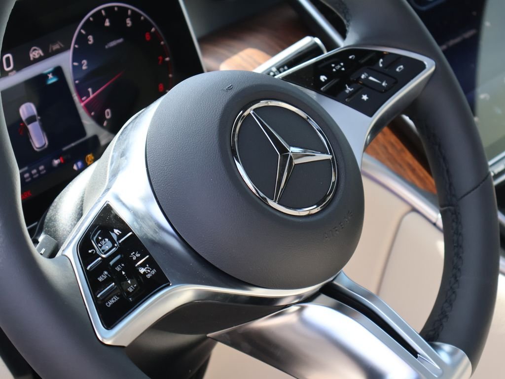 New 2026 Black Mercedes-Benz GLC 300 image 23