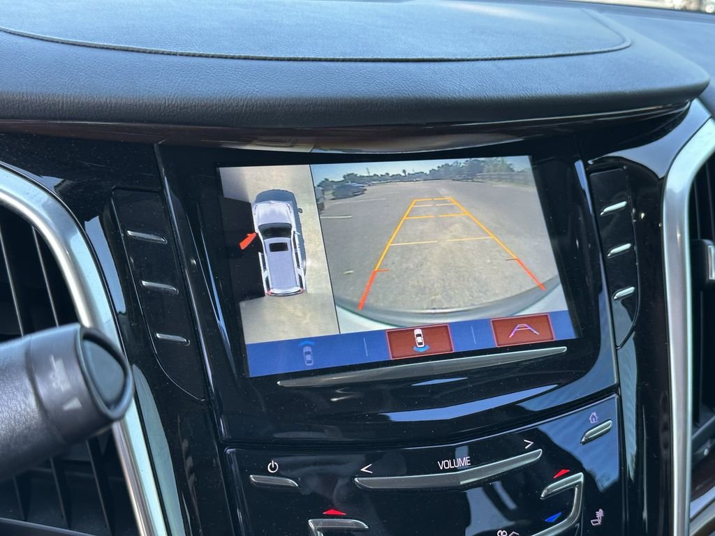 Used 2020 Silver Cadillac Luxury image 34