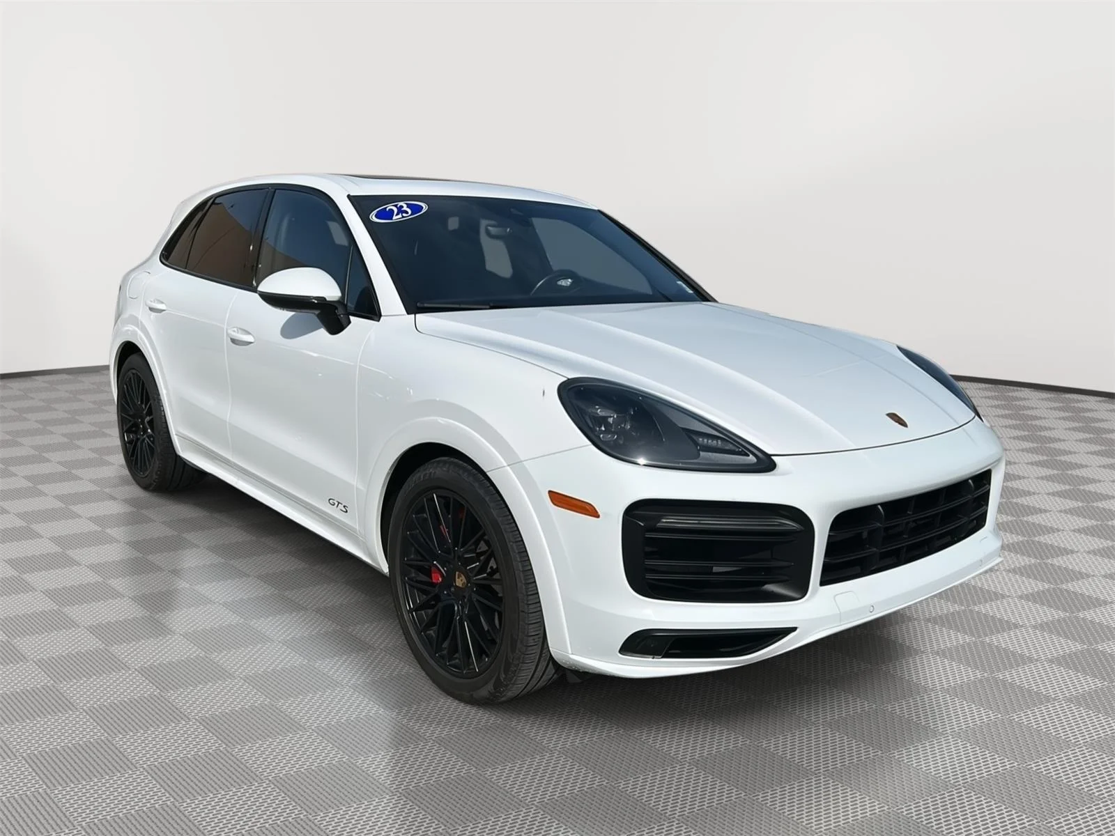 2023 Porsche Cayenne GTS's photo