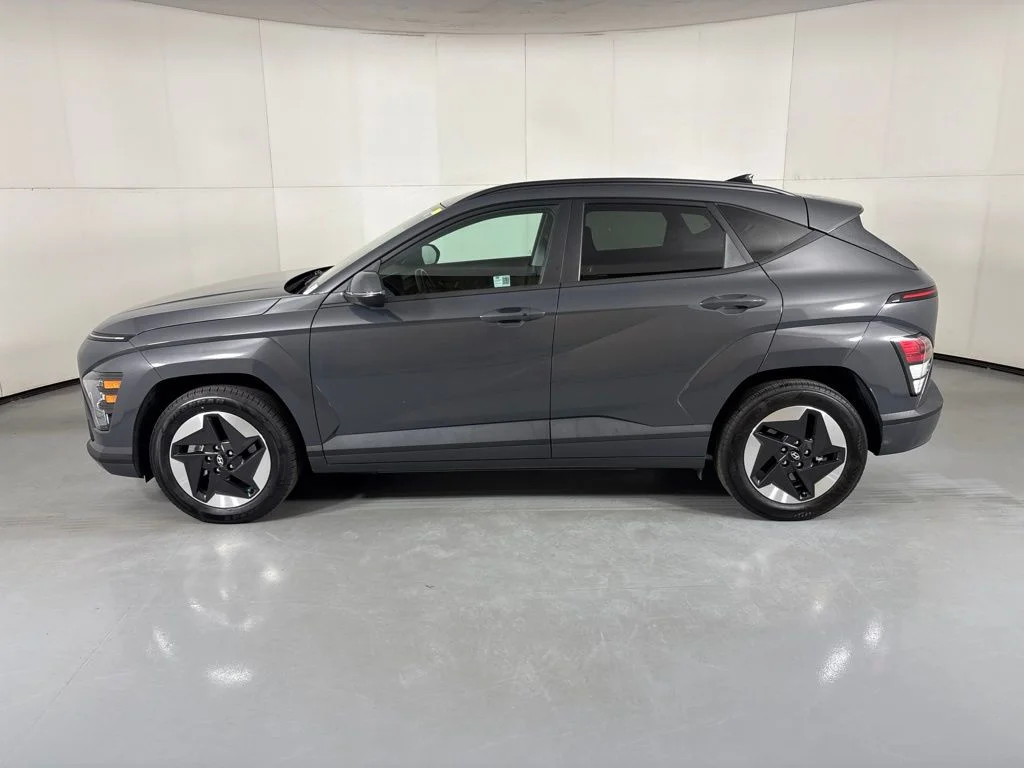 Used 2024 Gray Hyundai SEL image 5