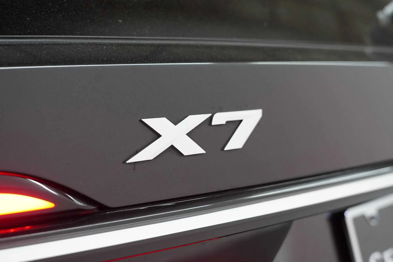 Certified Used 2025 Black Sapphire Metallic BMW xDrive40i image 9