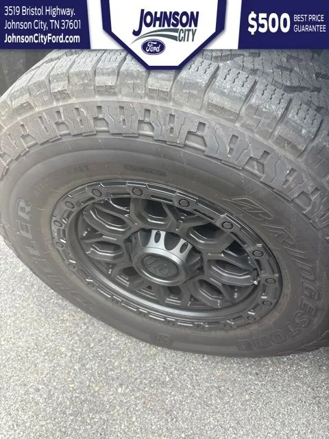 Used 2021 Silver Ram Laramie image 23