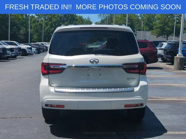 Used 2023 White INFINITI LUXE image 4