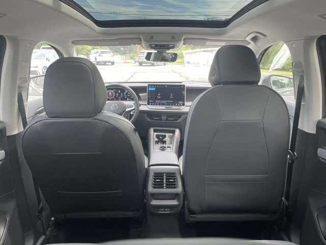 New 2026 Platinum Gray Metallic Volkswagen SE AWD image 8