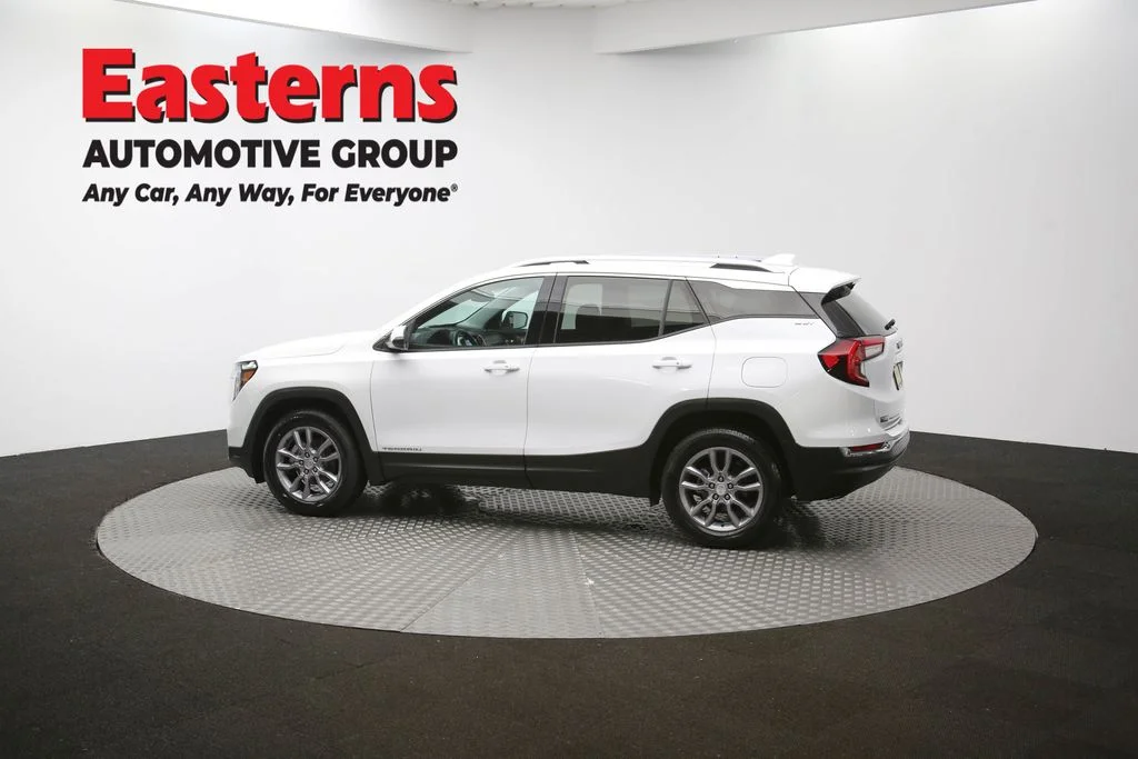 Used 2024 White GMC SLT image 61