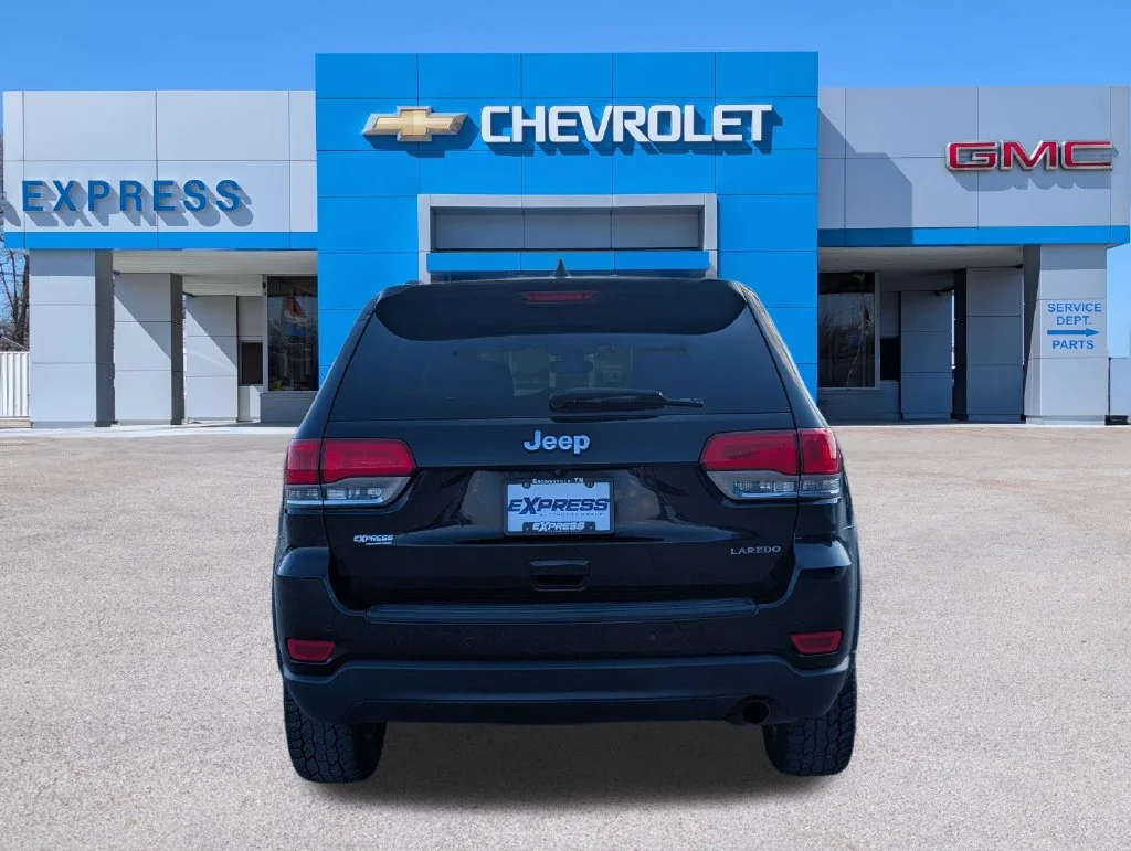 Used 2017 Black Jeep Laredo image 4