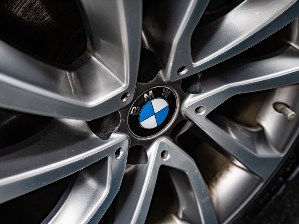 Used 2019 Mineral White Metallic BMW xDrive35i image 8