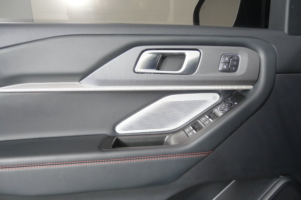 Used 2025 White Metallic Ford ST image 9