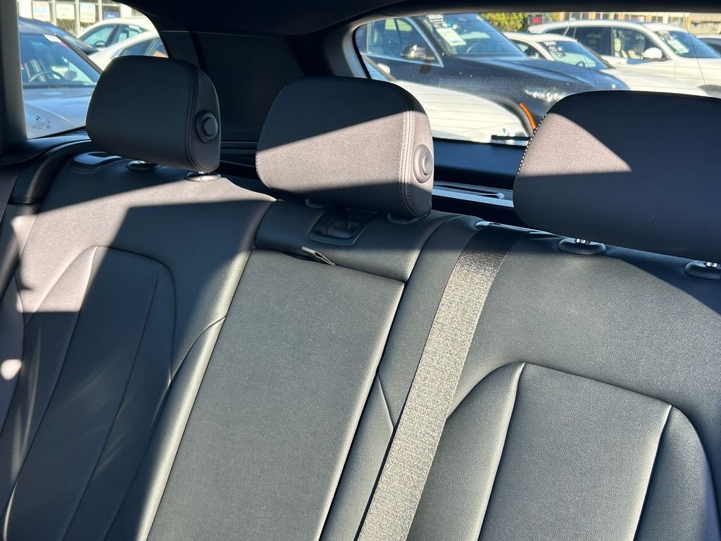 Used 2020 Black Sapphire Metallic BMW M40i image 31