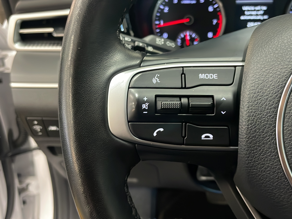 Used 2023 White Kia GT-Line image 16