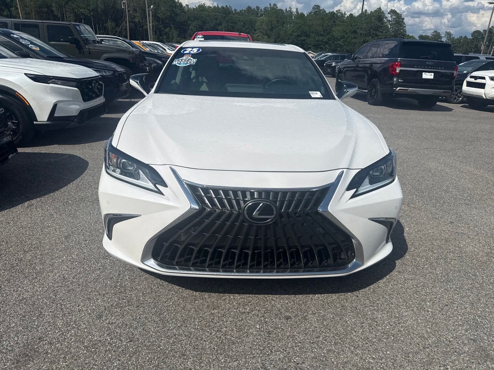 Used 2025 White Lexus 350 image 2