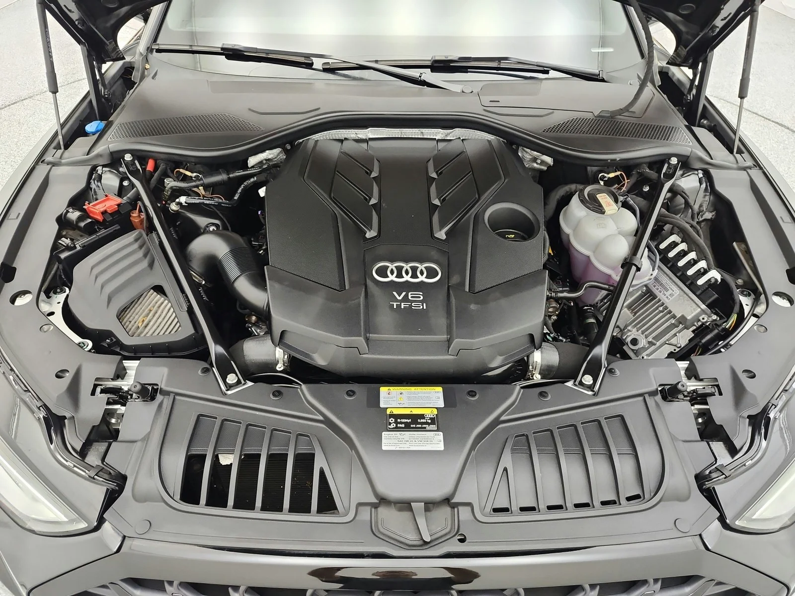 Used 2022 Vesuvius Gray Metallic Audi L 55 TFSI quattro image 17