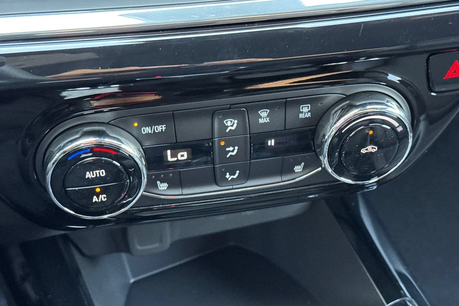 2026 Chevrolet Trax RS - Photo 19