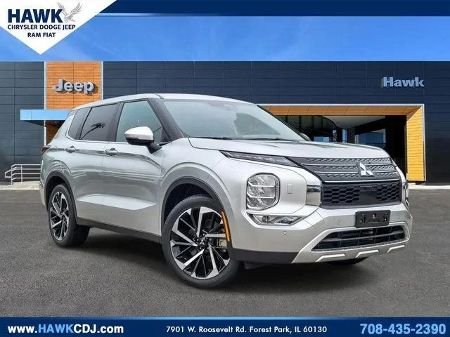 Used 2024 Black Mitsubishi SE image 1