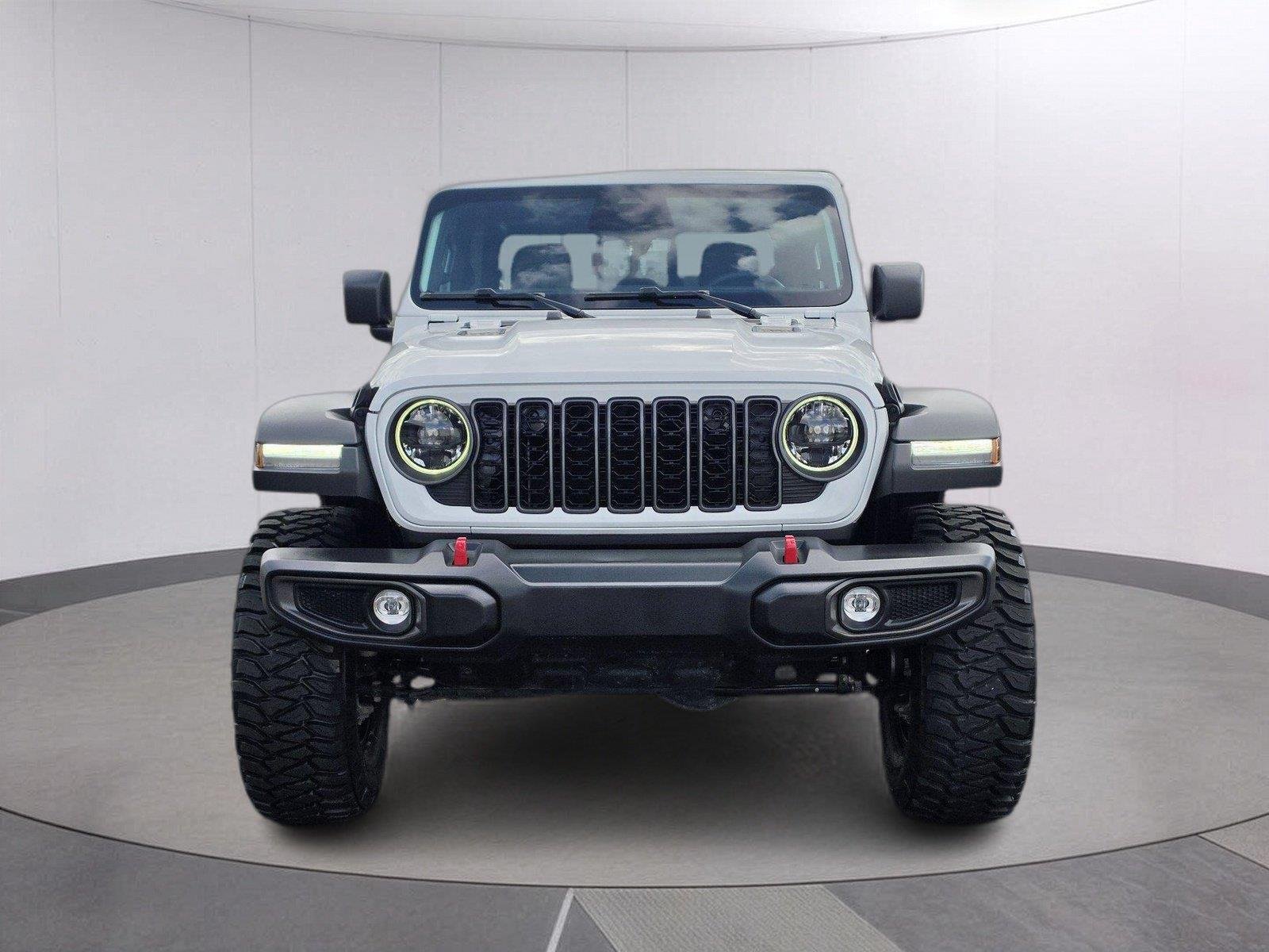 Used 2026 Bright White Clearcoat Jeep Rubicon image 9