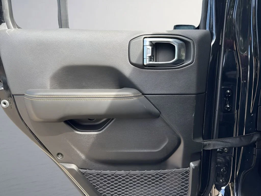 Used 2025 Black Jeep Sahara image 22