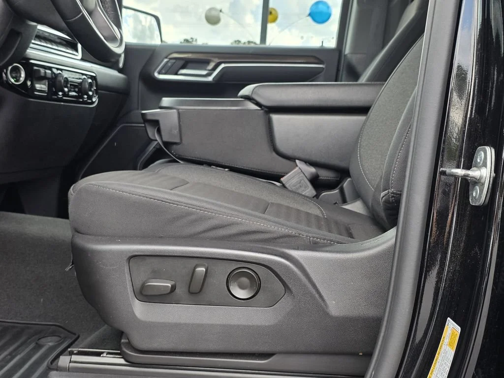 Used 2025 Black Chevrolet LT image 21