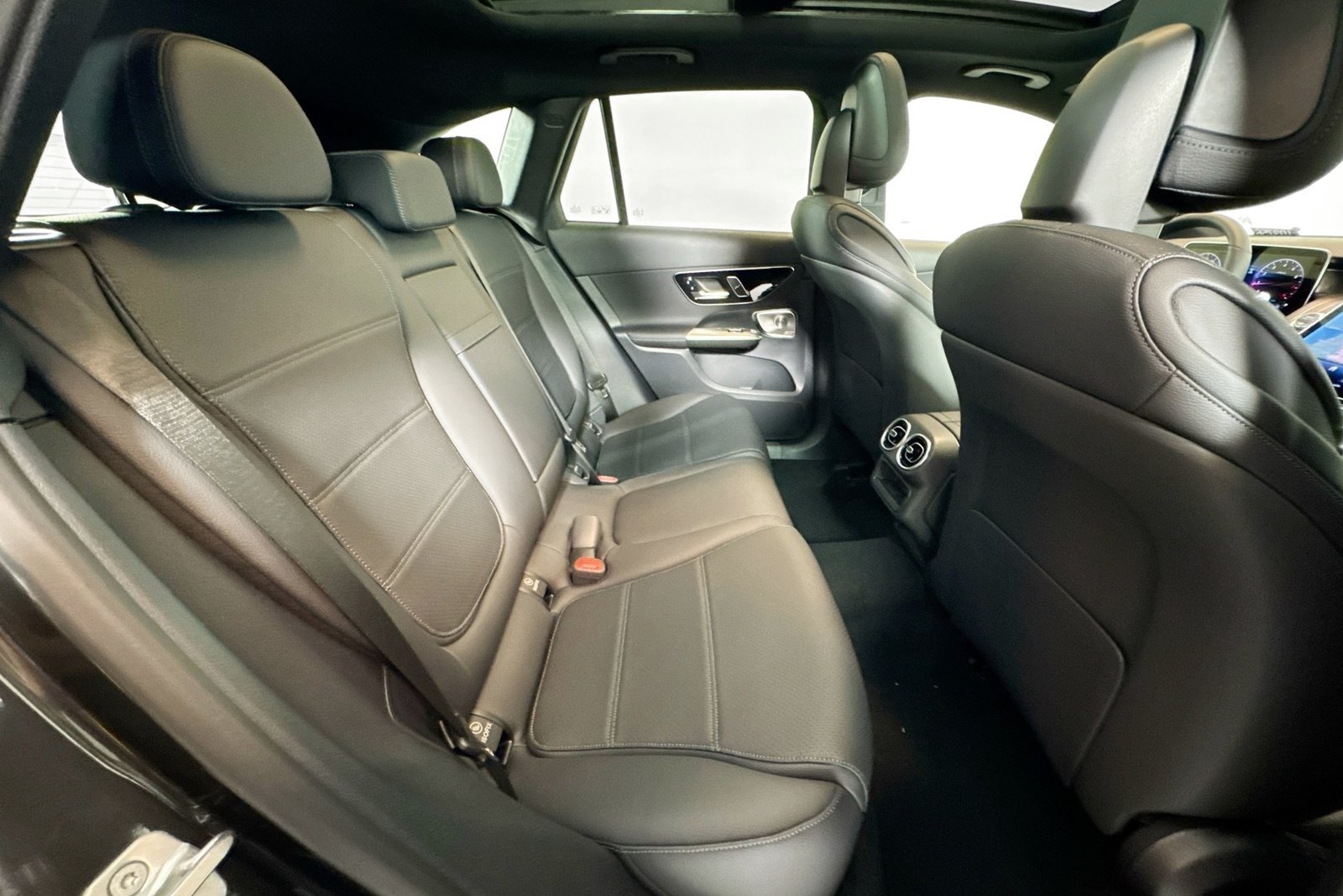 New 2026 Graphite Grey Metallic Mercedes-Benz GLC 300 image 25