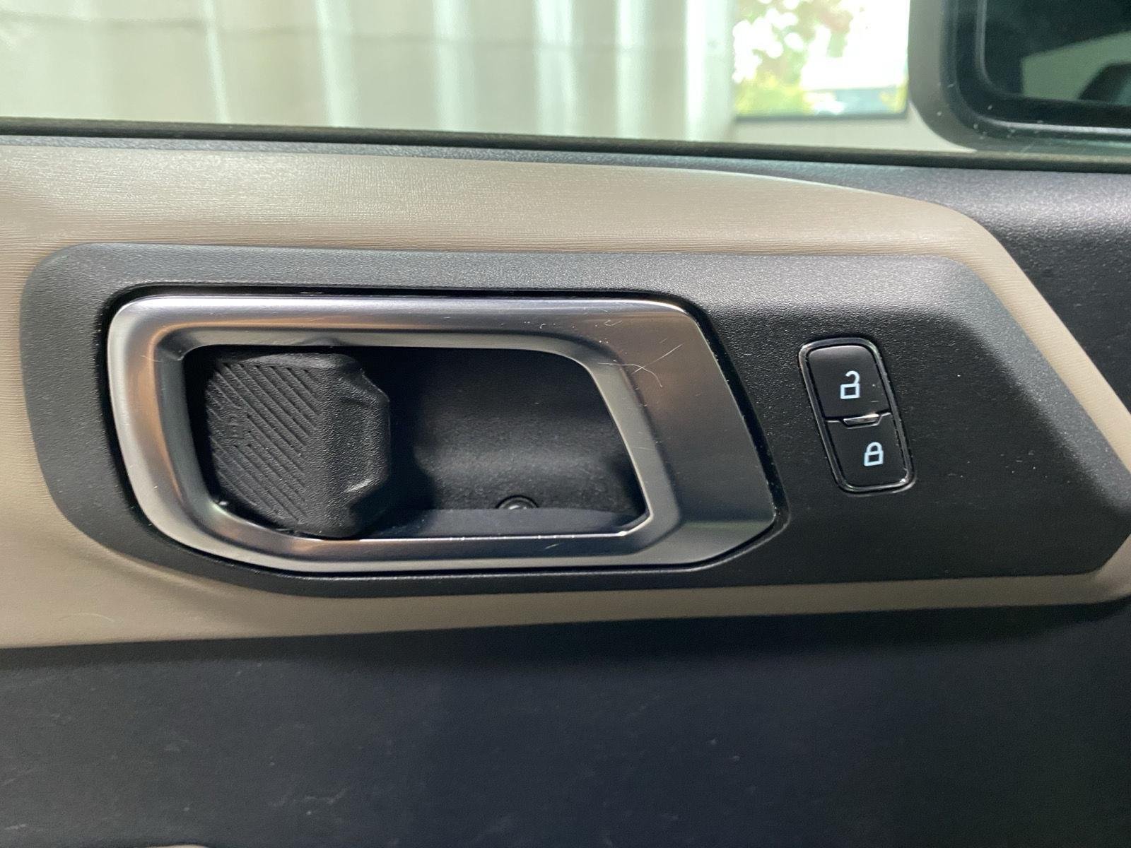Used 2022 Eruption Green Ford Wildtrak Advanced image 19