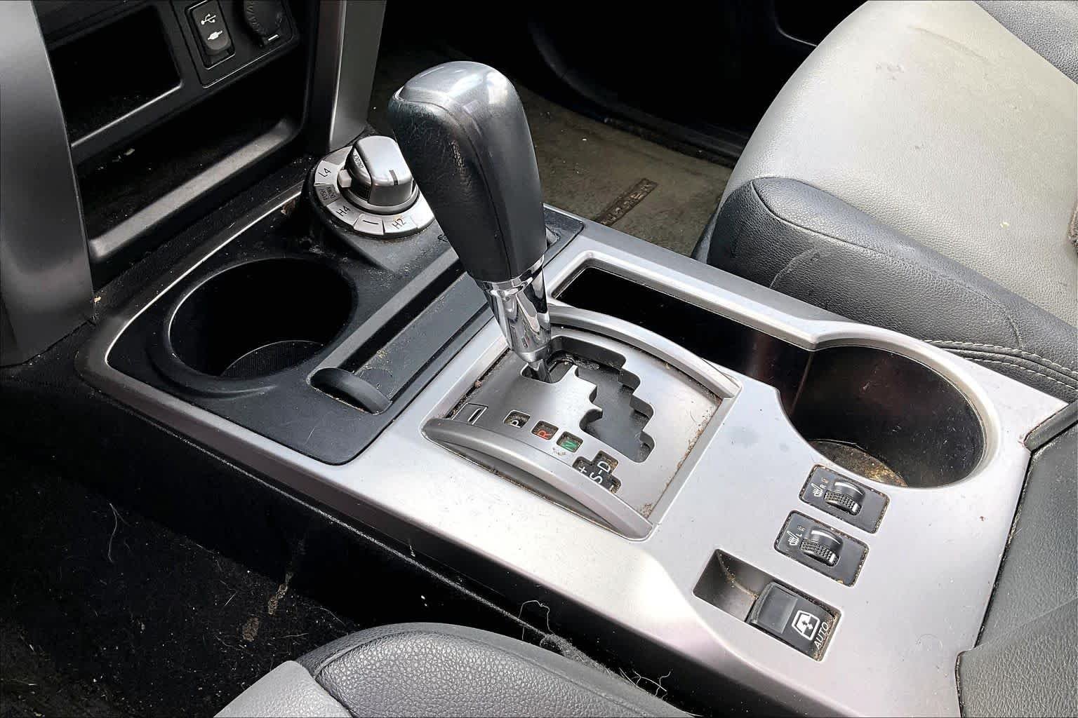 Used 2015 Classic Silver Metallic Toyota SR5 Premium image 15