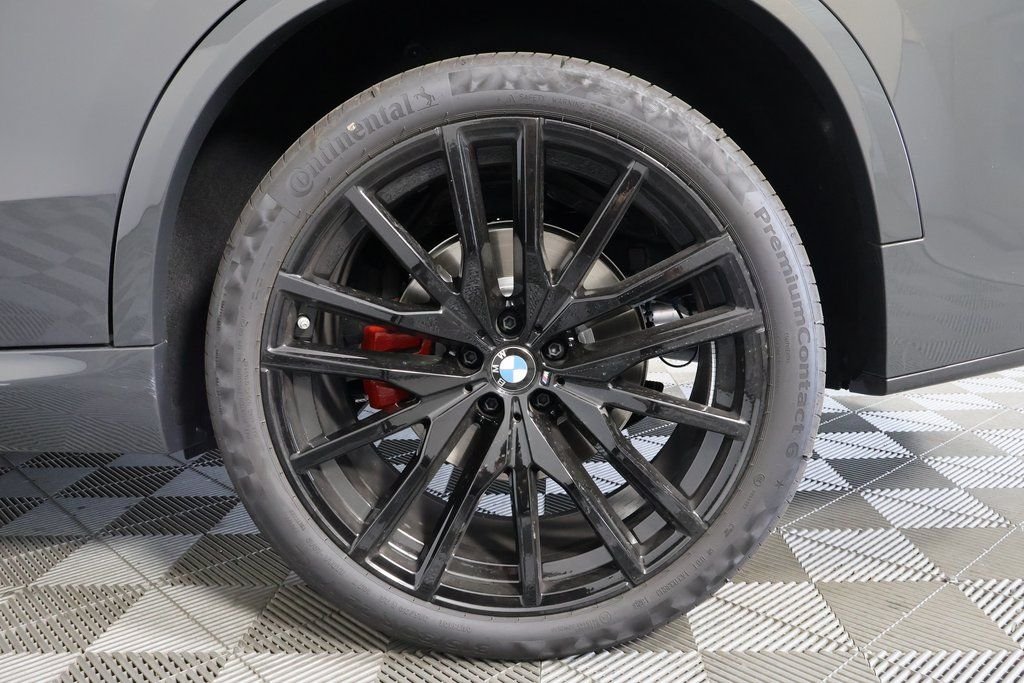 New 2026 Dravit Grey Metallic BMW xDrive40i image 10