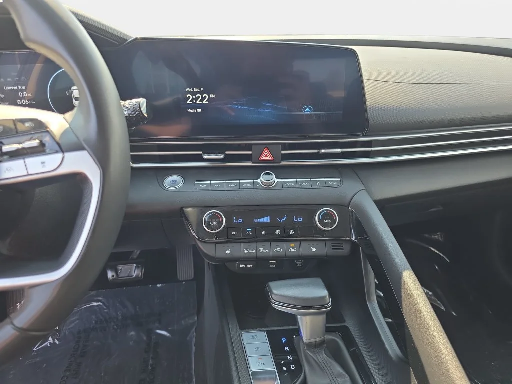 Certified Used 2024 Metal Hyundai Limited image 17