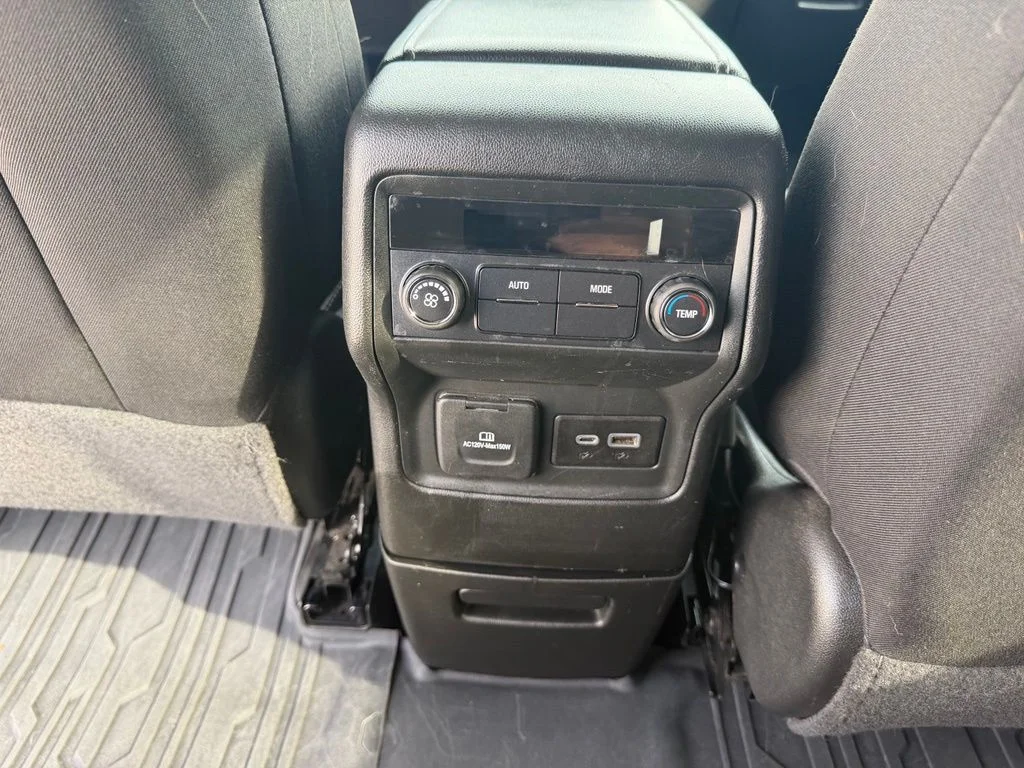 Used 2023 White GMC SLE image 26