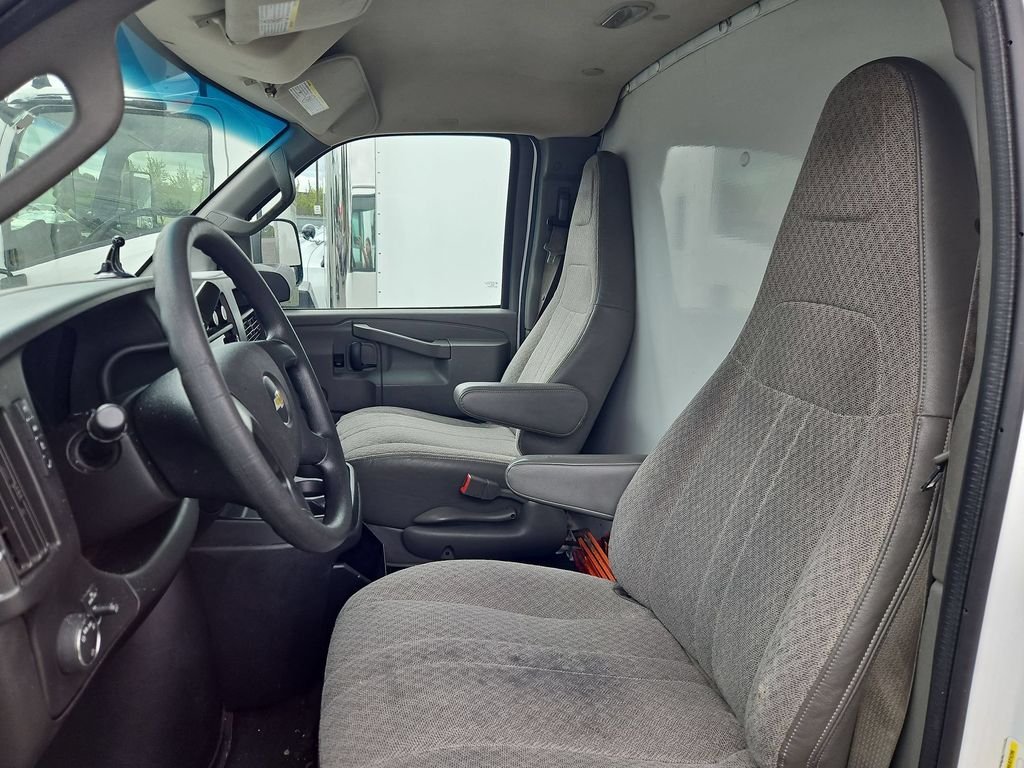 Used 2016 Summit White Chevrolet Work Van image 21