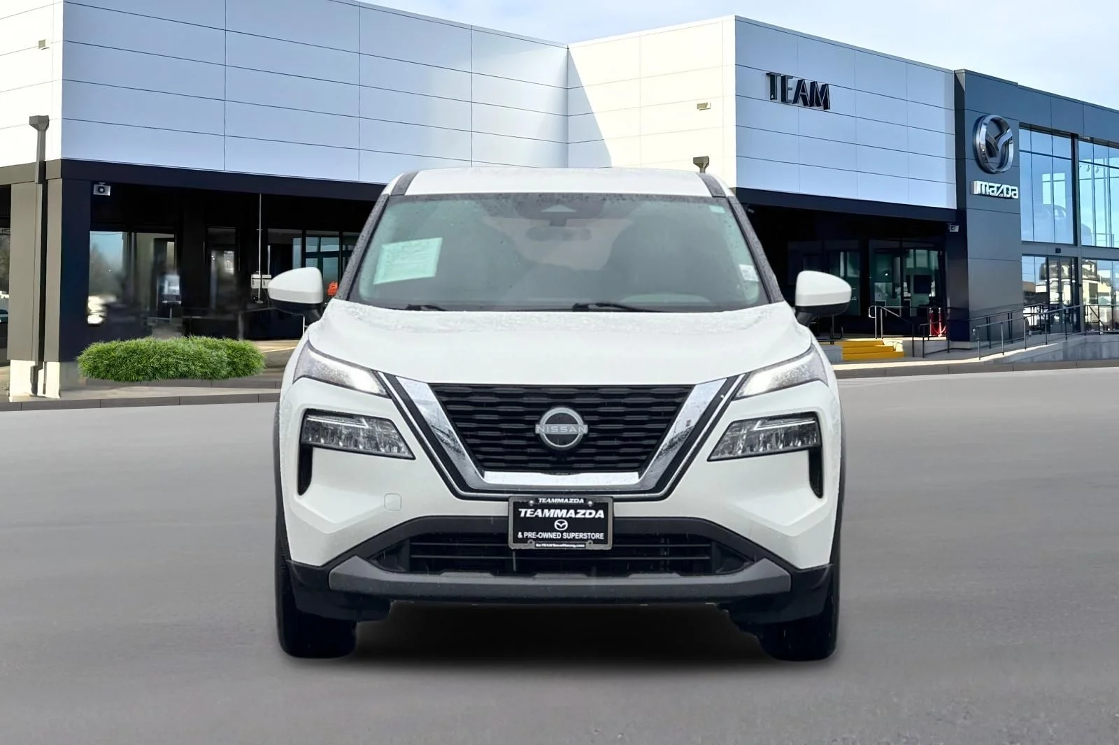 Used 2023 White Nissan SV image 6