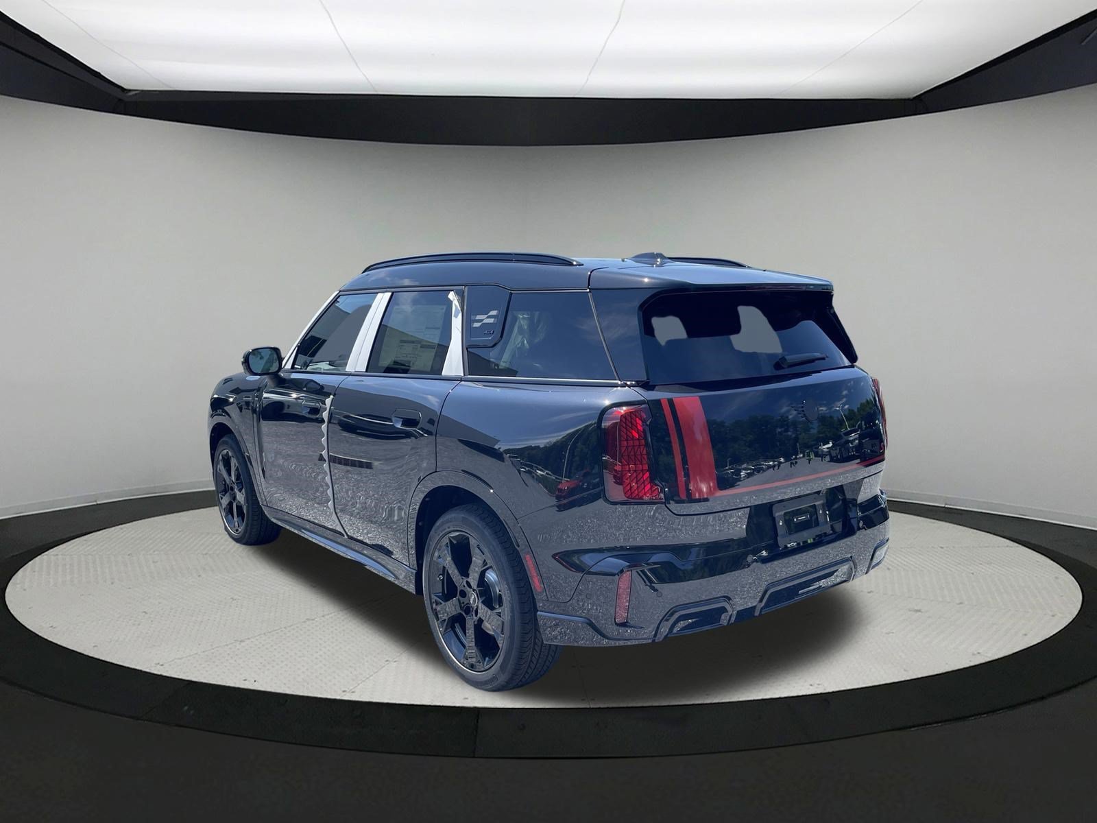 New 2027 Midnight Black II Metallic MINI Iconic image 5