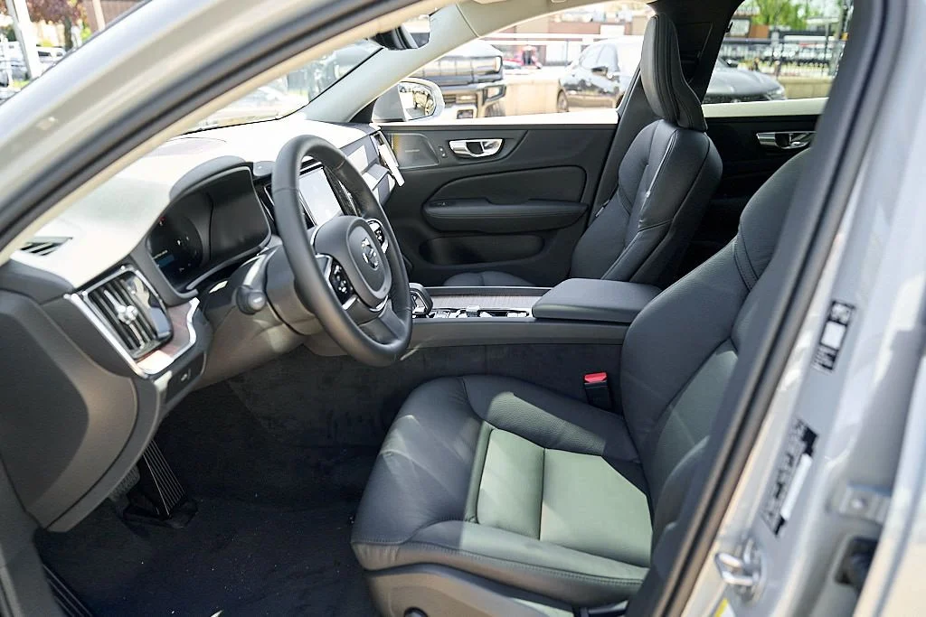 New 2026 Vapour Grey Volvo Plus image 17