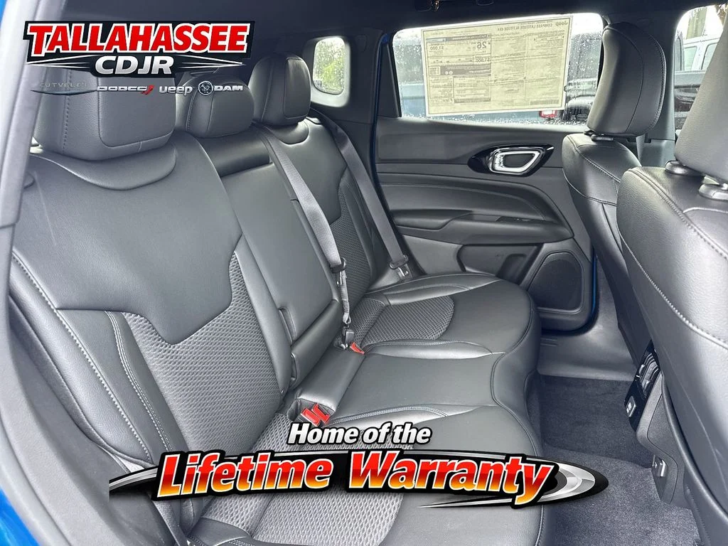 New 2026 Hydro Blue Pearl-Coat Exterior Paint Jeep Latitude image 26