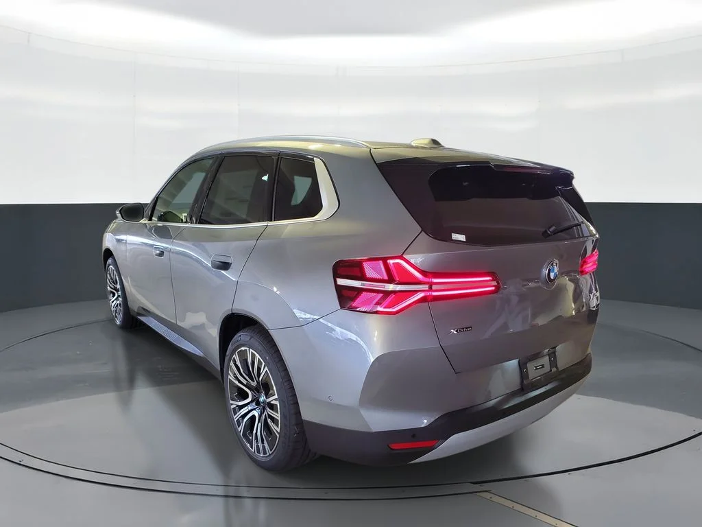 New 2026 Skyscraper Grey Metallic BMW 30 xDrive image 4