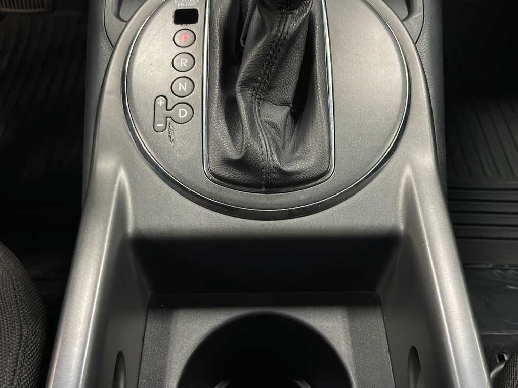 Used 2011 Silver Kia LX image 31